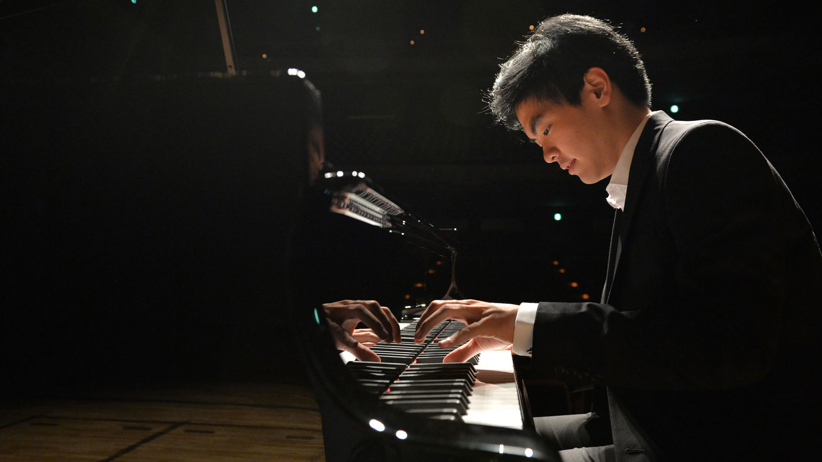 Daniel Hsu 2 (1).jpg